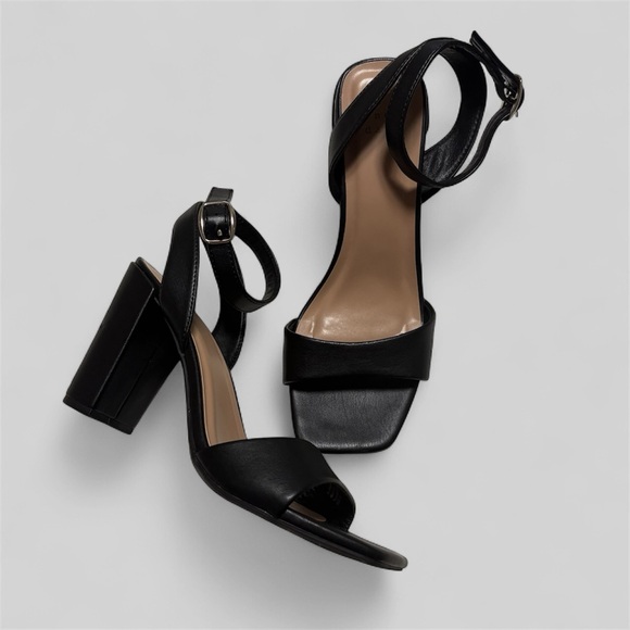 Elegant Black Women's Heeled Sandals - Picture 1 of 7